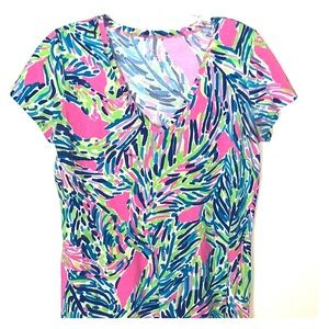 V-neck Lilly Pulitzer shirt